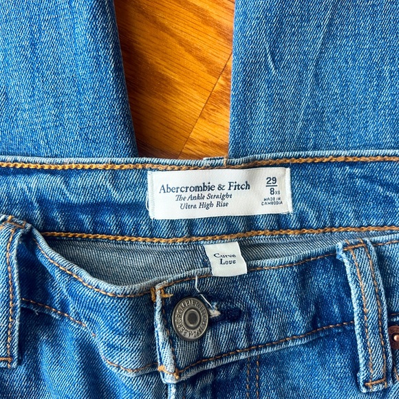Abercrombie NWT Curve Love Ultra High Rise Ankle Straight Jeans. Size 29 XS - Picture 5 of 5